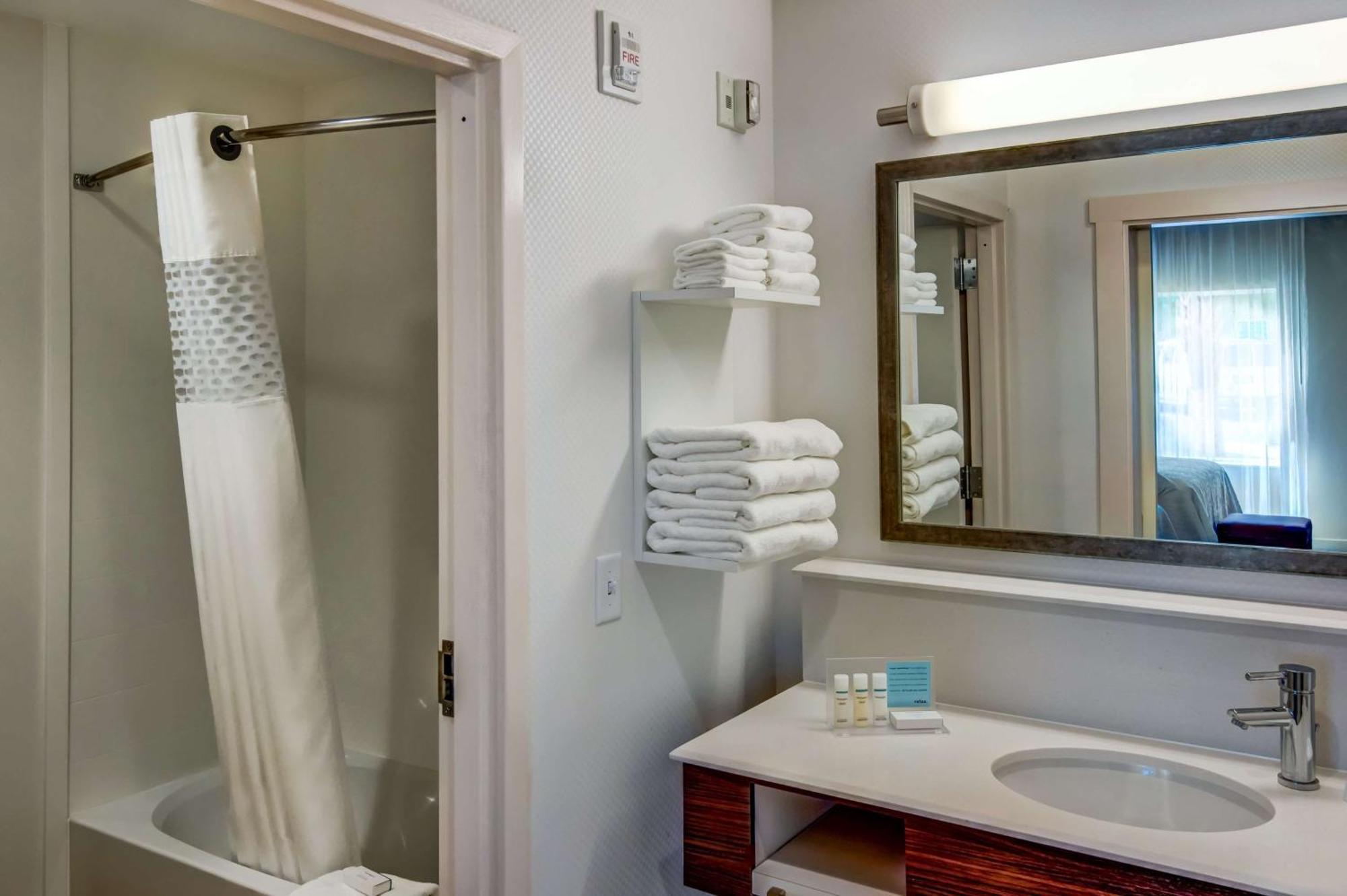 Hampton Inn Плант-Сити Экстерьер фото