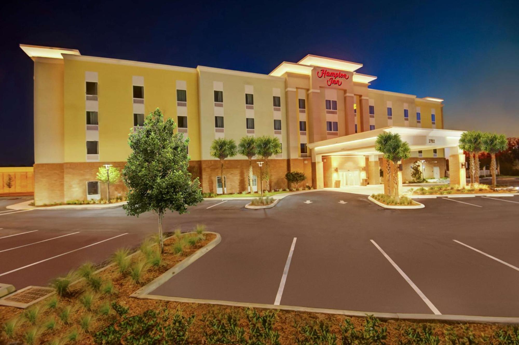 Hampton Inn Плант-Сити Экстерьер фото