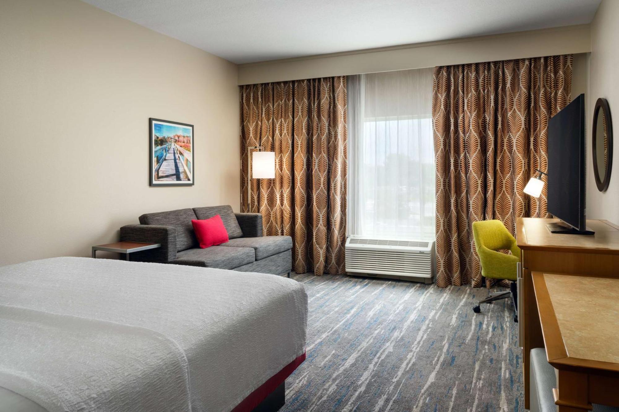 Hampton Inn Плант-Сити Экстерьер фото