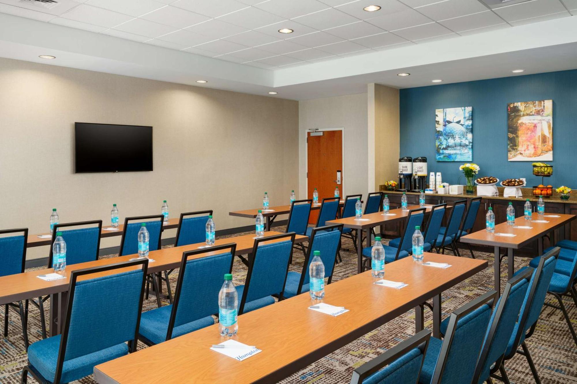 Hampton Inn Плант-Сити Экстерьер фото
