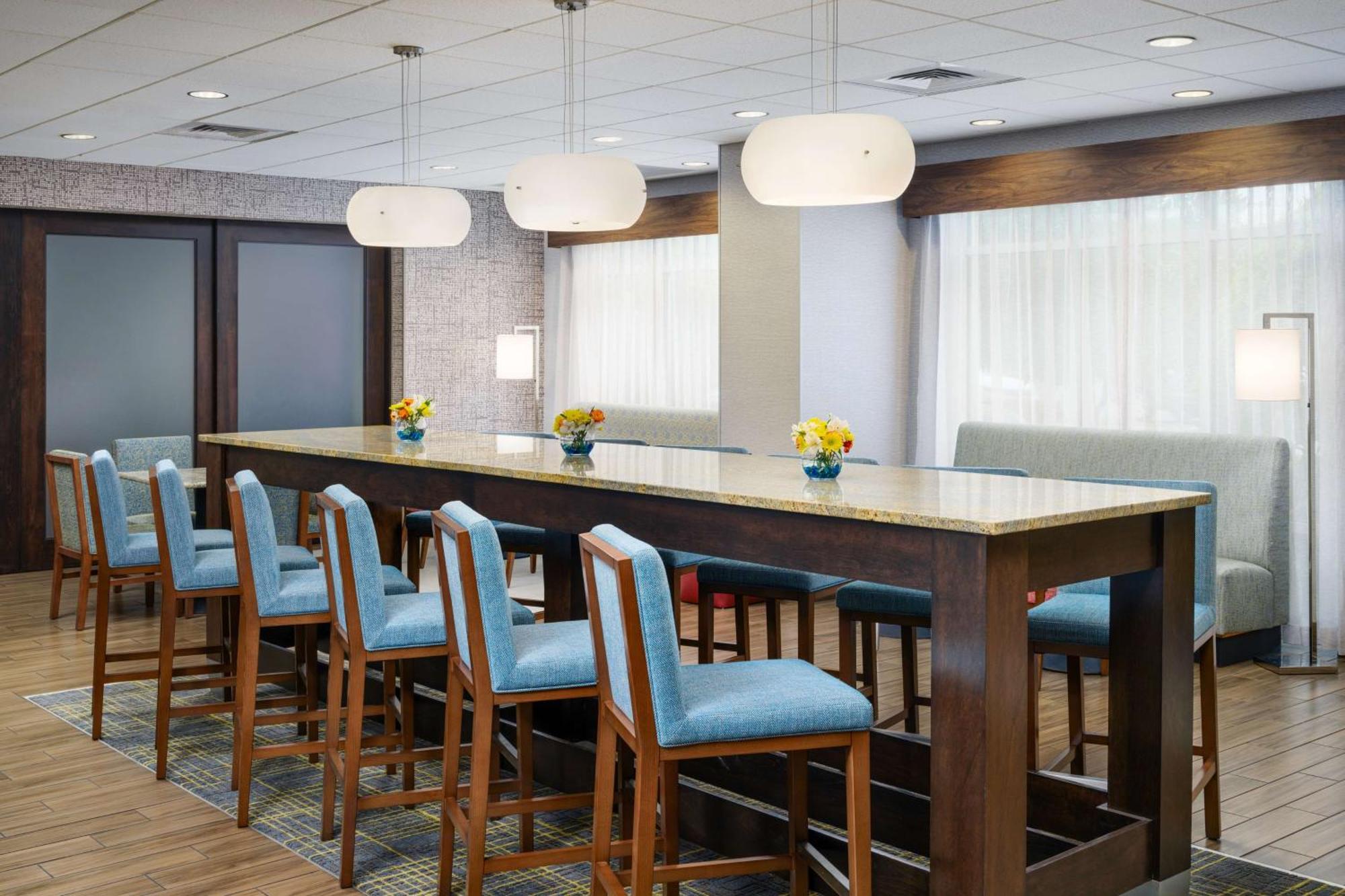 Hampton Inn Плант-Сити Экстерьер фото